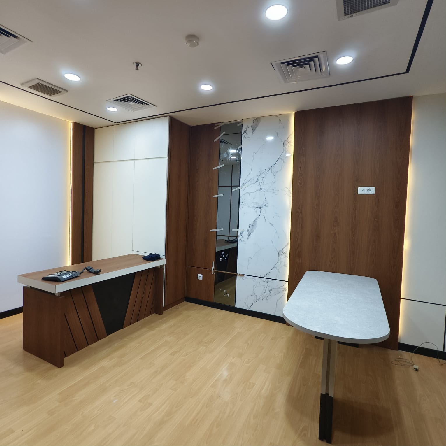 Kantor Fraksi PDI Perjuangan gallery image